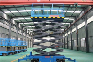 為什么在多雨的夏季，液壓驅(qū)動的升降平臺會比電動驅(qū)動的更具優(yōu)勢？