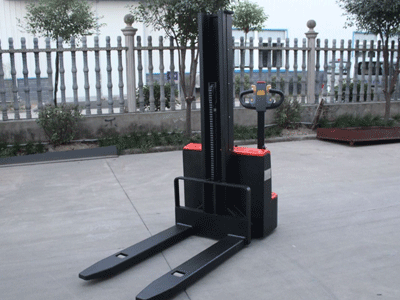 步行式單柱堆高車